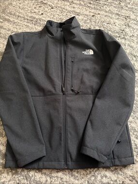 The North Face Men's Black Lightweight Softshell Jacket
